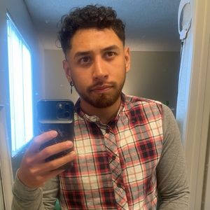 Meet your Posher, Luis enrique